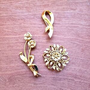 Vintage signed brooches